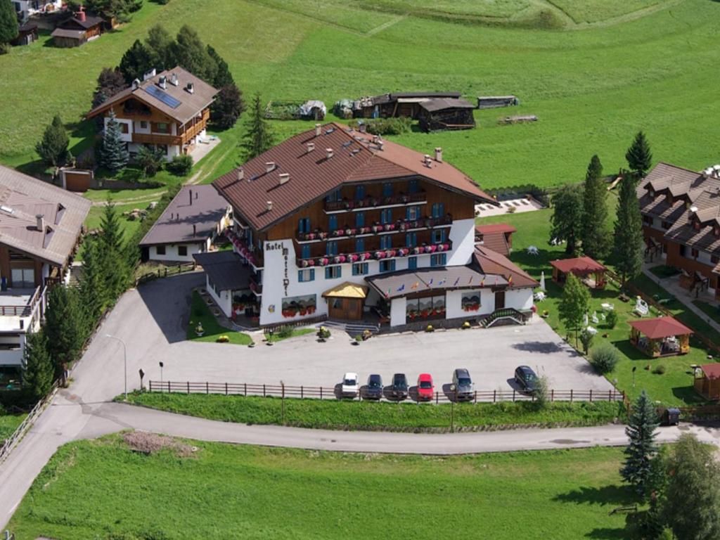 Park Hotel Mater Dei Pozza di Fassa Eksteriør billede